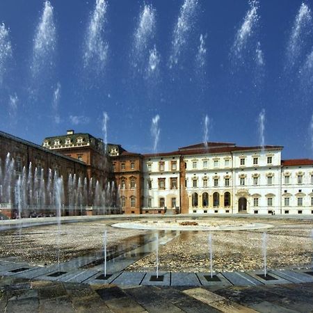 Alle Porte Della Reggia Venaria Reale Bagian luar foto