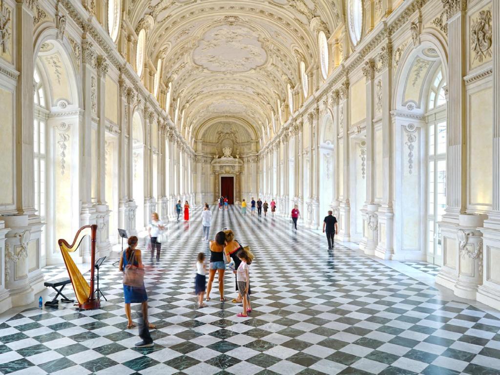 Alle Porte Della Reggia Venaria Reale Bagian luar foto